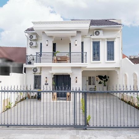 Siji Plemburan Vacation Home Kejayan Ngoại thất bức ảnh